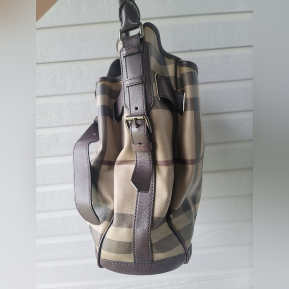 Pre Loved Burberry Belted Hobo Bag 🤎 - Picture 5 of 9